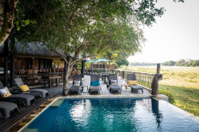 Umkumbe Safari Lodge Riverside